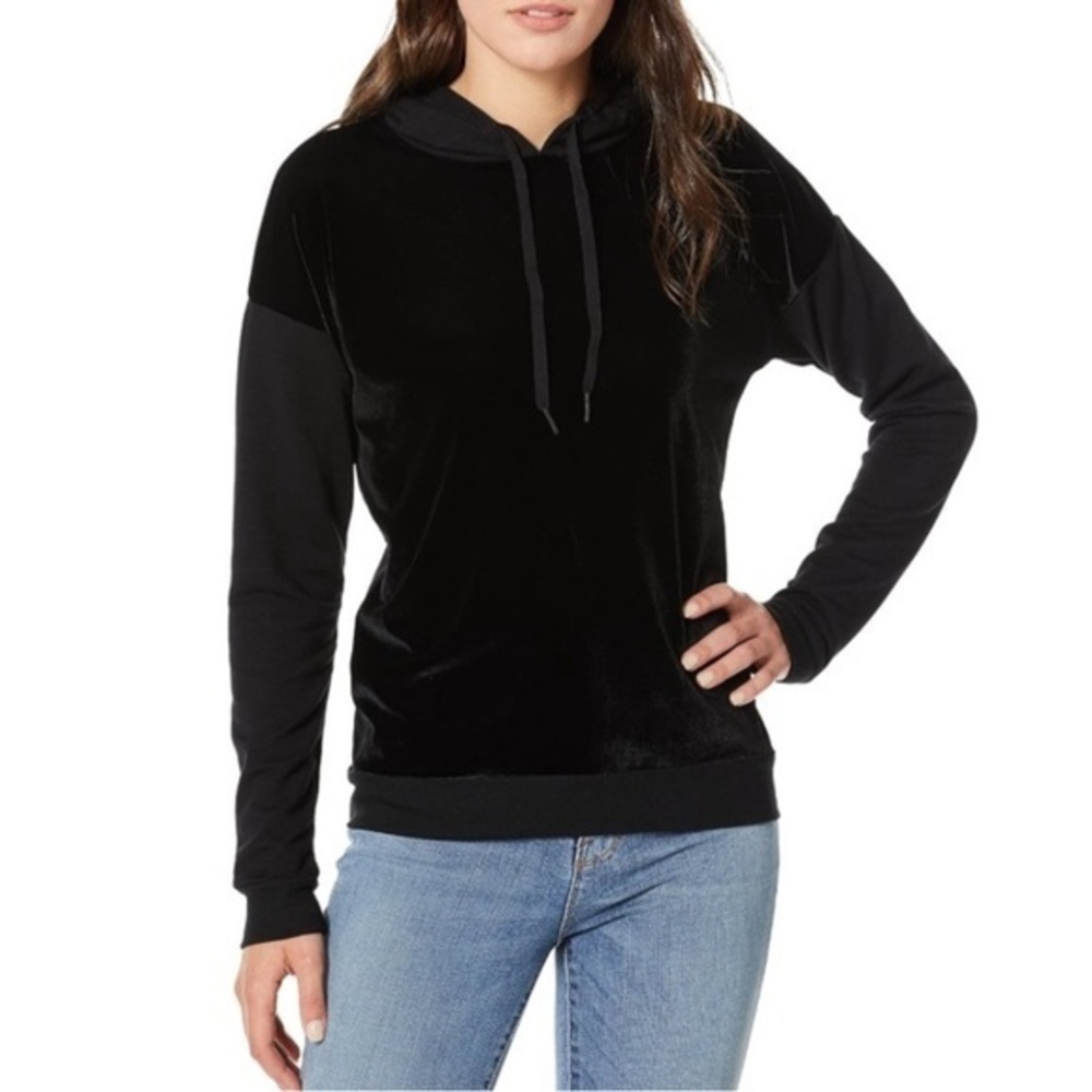 Beyond Yoga Motion Shine Velvet Pullover With Hoodie Size Women’s Medium Black